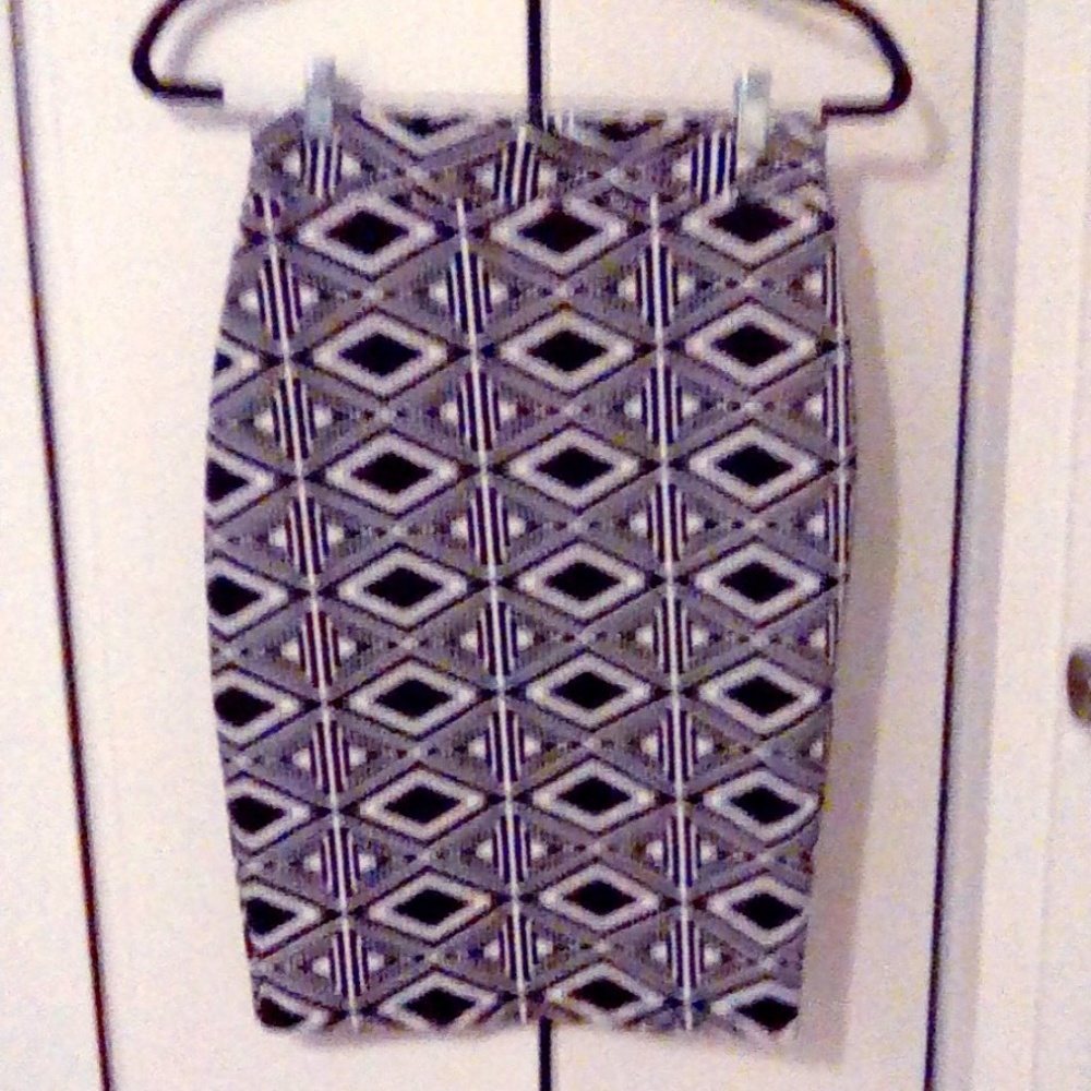 Womens Mid Skirt